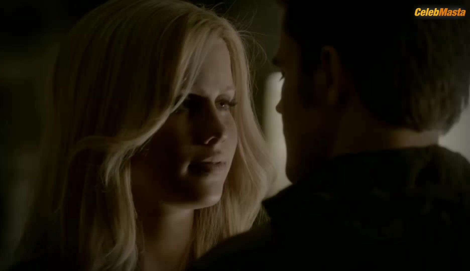 Claire Holt ’s Sexy Scene From The Vampire Diaries - Photo 4 of 5