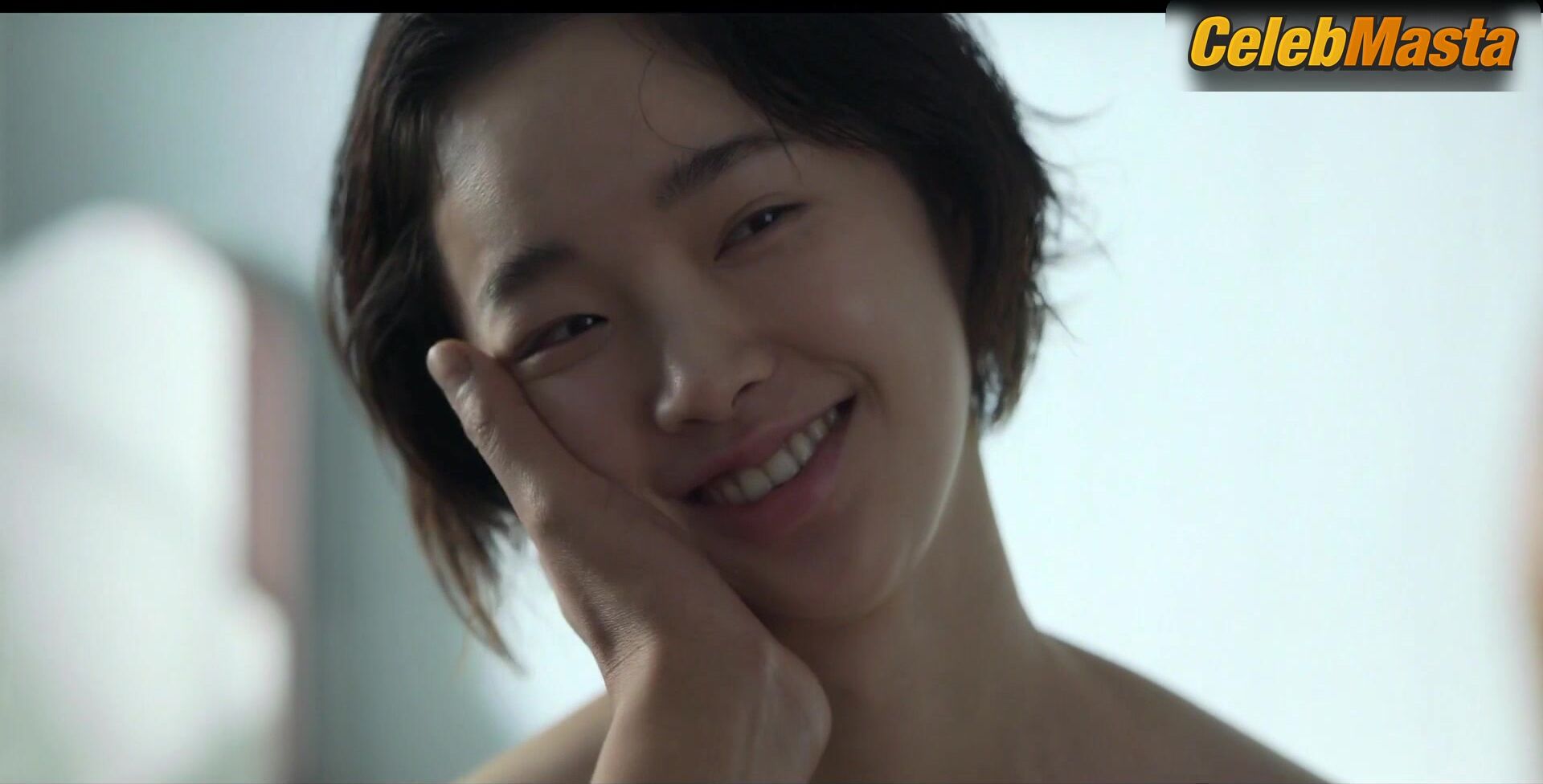 Kang Hae-lim Shows Off Sexy Scene In Somebody - Photo 3 of 5 photo 1