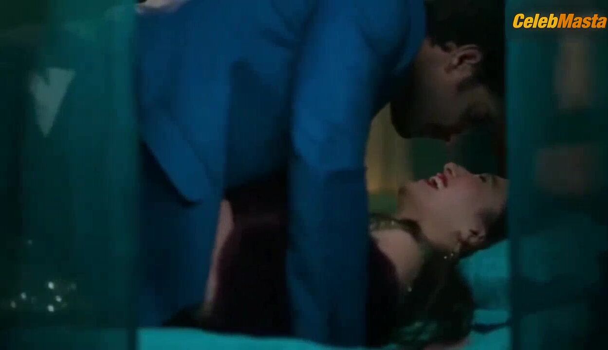 Gauhar Khan Tits, Swimsuit Scene In Bestseller - Photo 1 of 5 photo 2