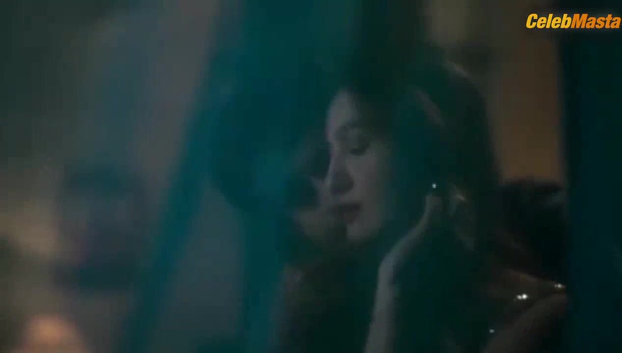 Gauhar Khan Tits, Swimsuit Scene In Bestseller - Photo 1 of 5 photo 5