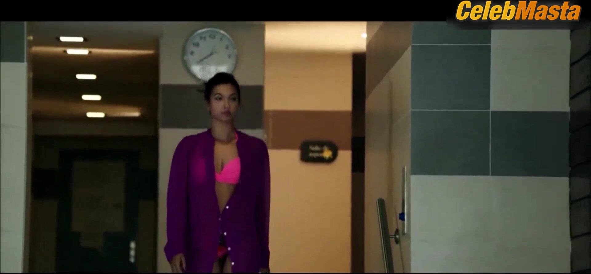 Gauhar Khan Swimsuit Scene From Fever - Photo 4 of 5 photo 1