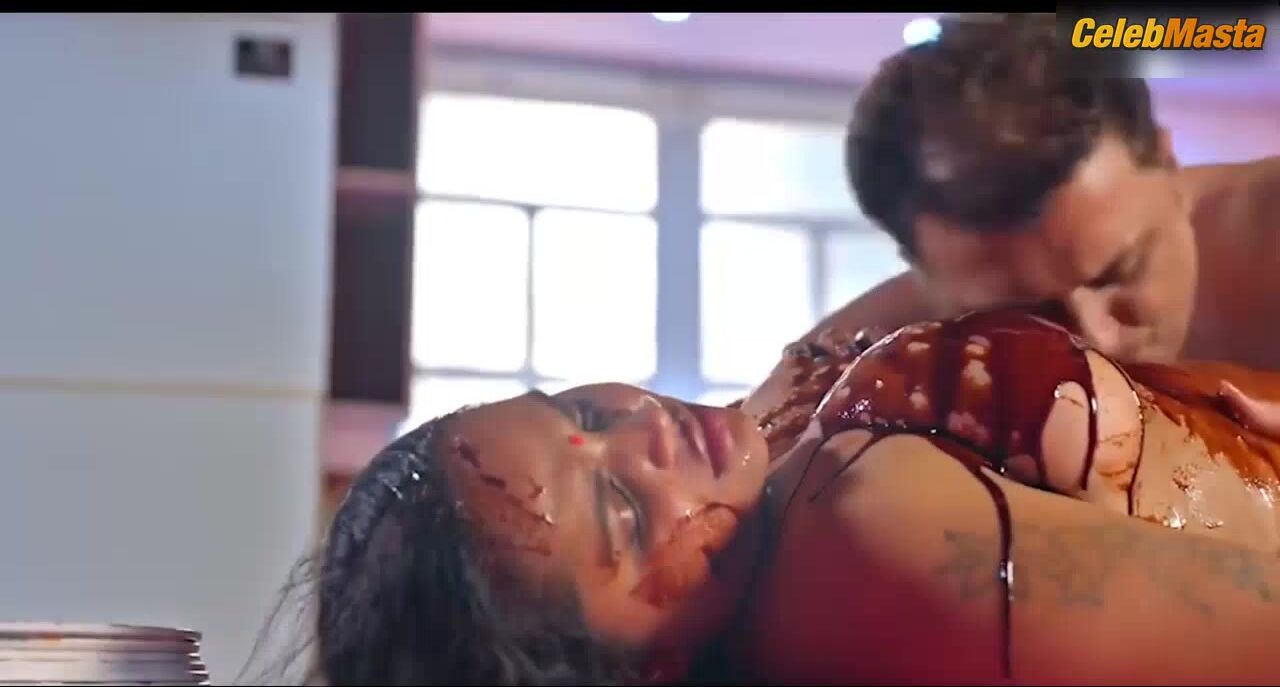 Priya Gamre ’s Sexy Scene From Lallu - Photo 5 of 5 photo 2
