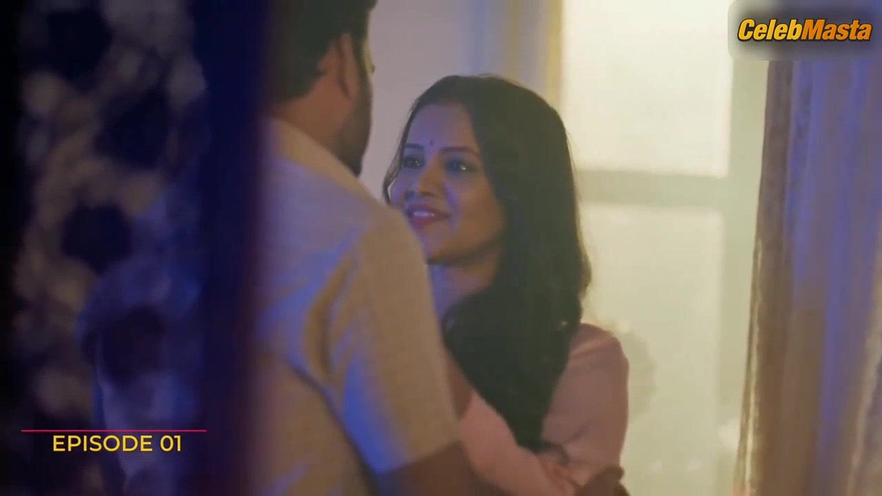 Priya Gamre Bares Sexy Scene In Matki - Photo 2 of 5 photo 1