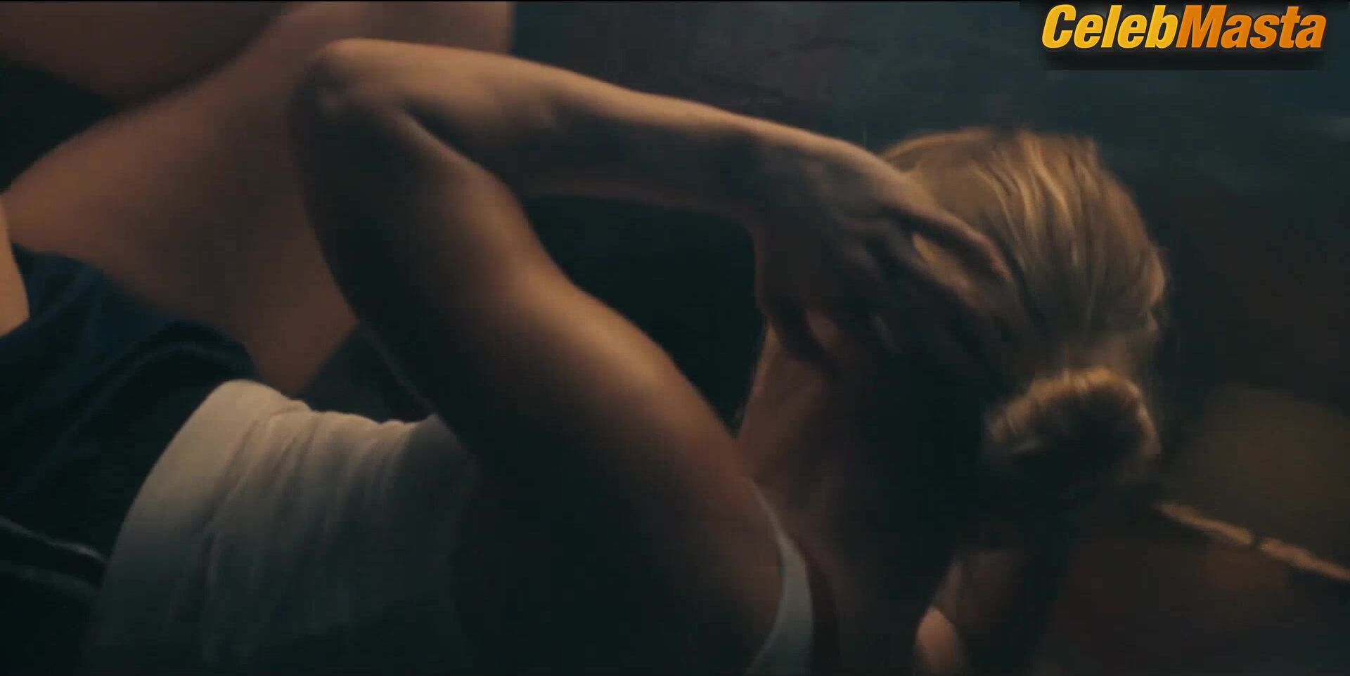 Clara Galle Najwa Khliwa And ’s Sexy Scene In - Photo 2 of 5 photo 1