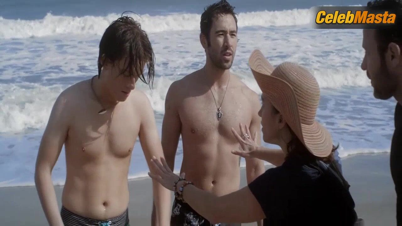 Amy Jo Johnson ’s Sexy Scene From Between Waves - Photo 3 of 5 photo 1