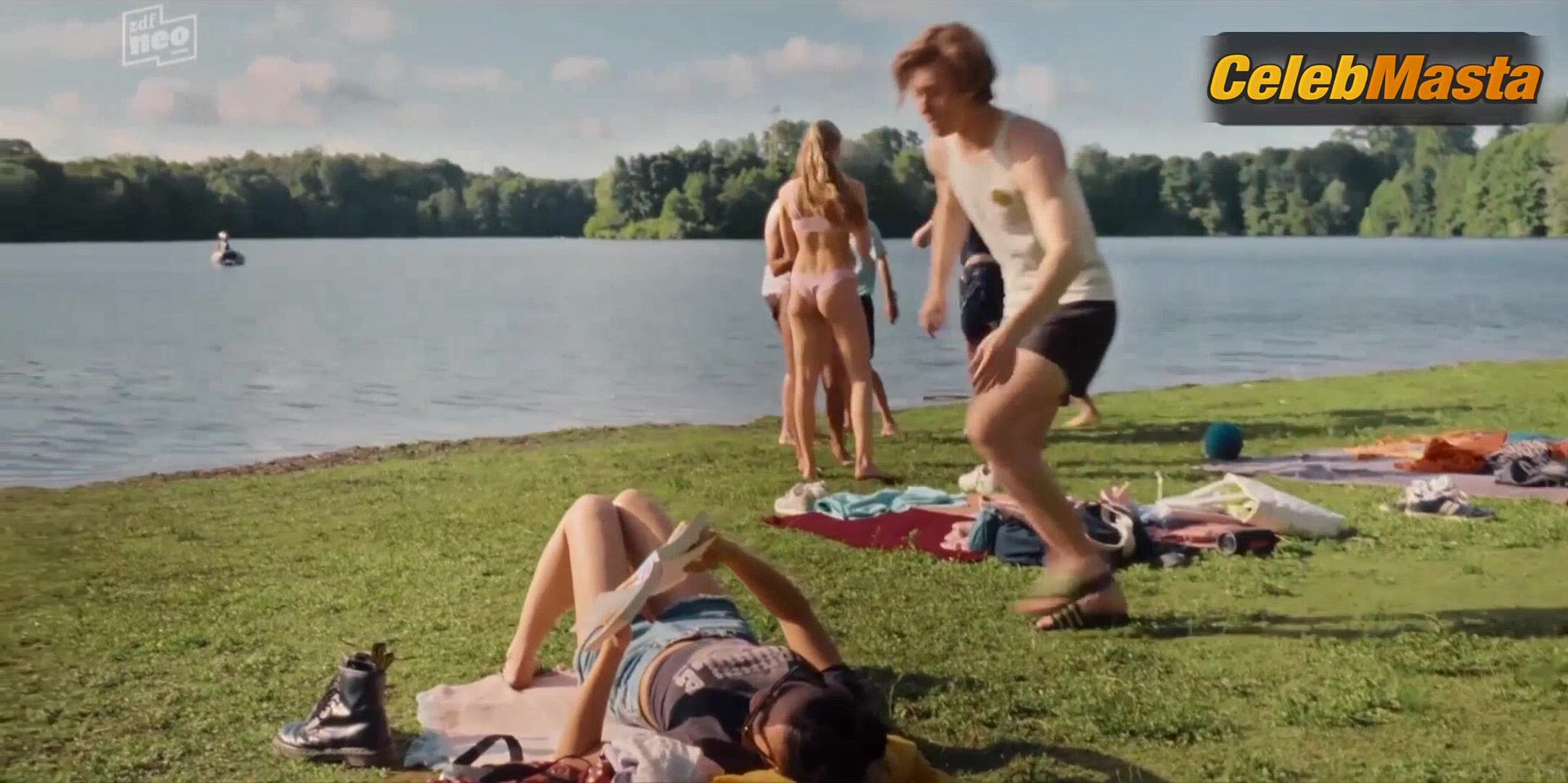 Hannah Schiller Lilly Krug, , Sonja Gerhardt, Tomomi Themann - Photo 1 of 5