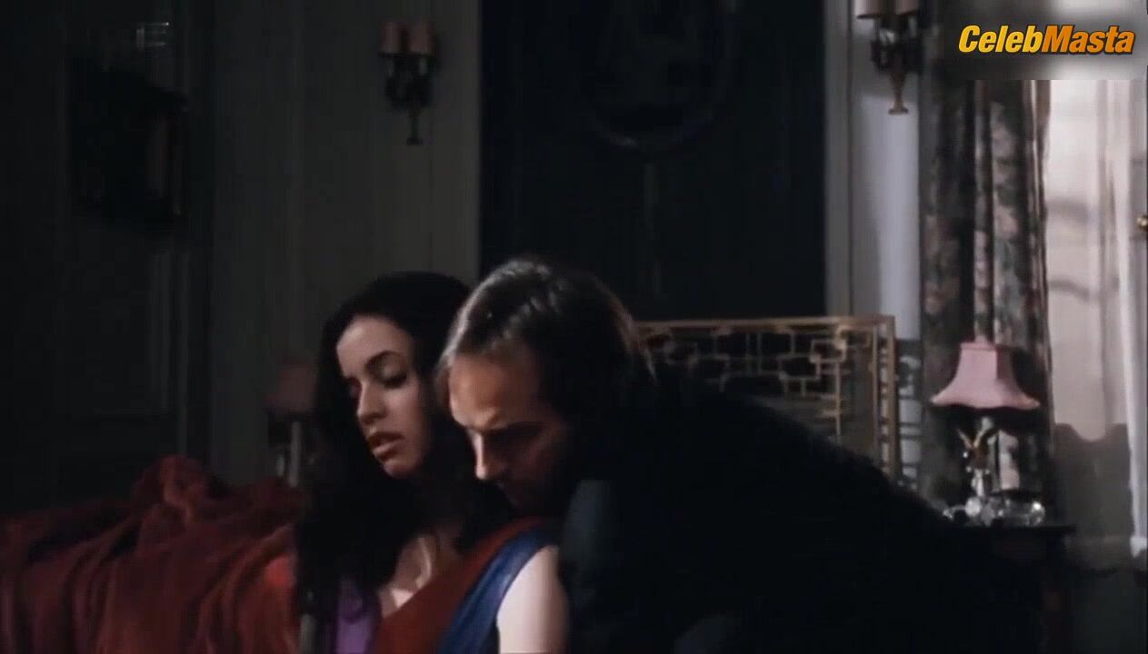 Emmanuelle Vaugier ’s Breasts Scene In Hysteria - Photo 2 of 5 photo 4