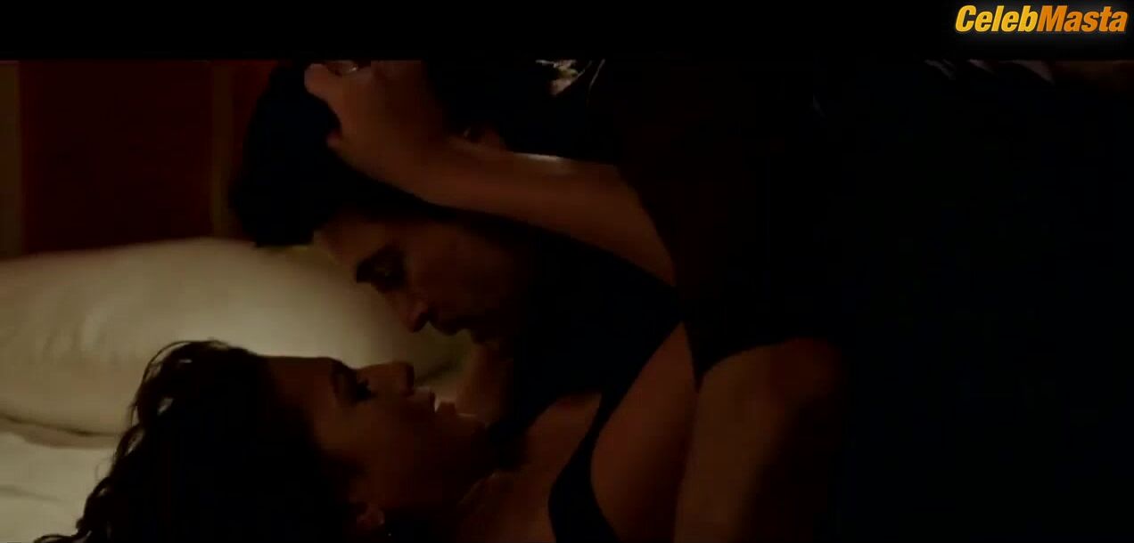 Gauhar Khan ’s Thong Scene In Fever - Photo 2 of 5