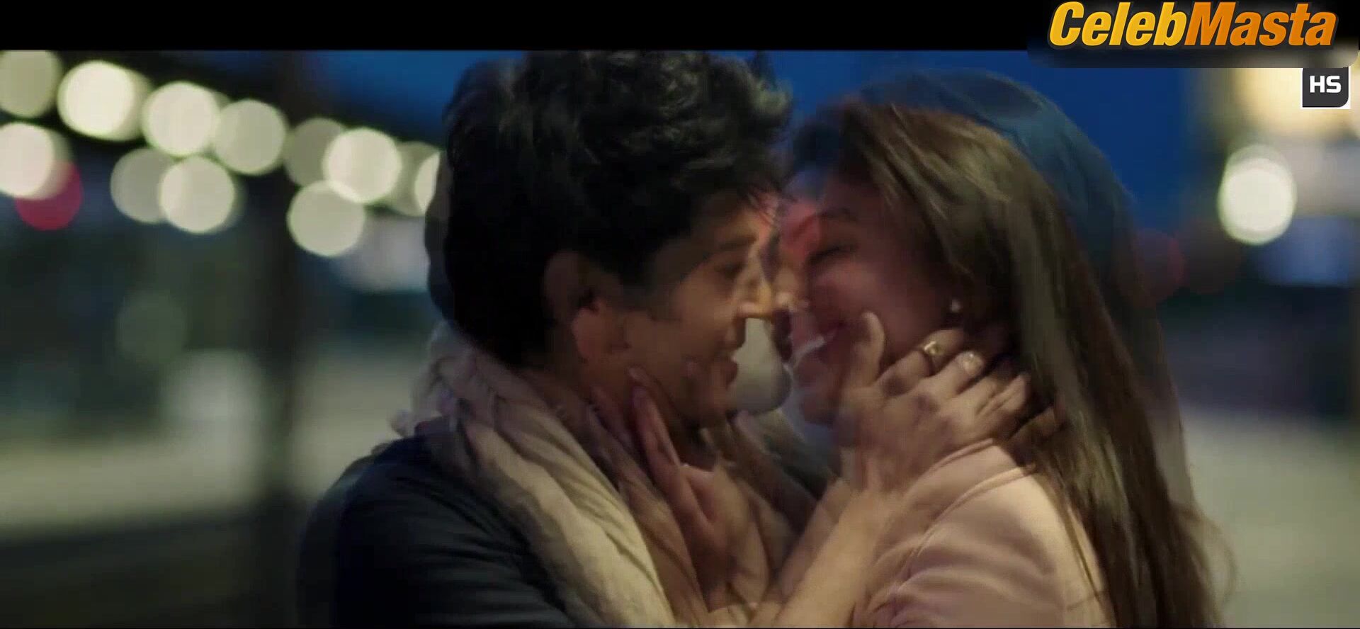 Gauhar Khan Hot Scene In Fever - Photo 2 of 5 photo 1