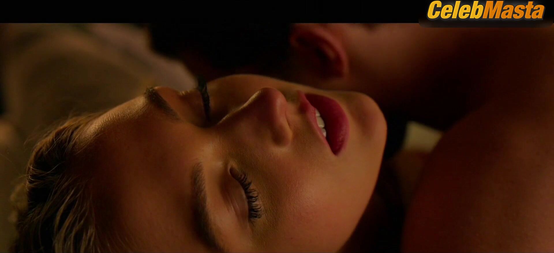 Lilly Krug ’s Breasts Scene Shown In Shattered - Photo 2 of 5 photo 4