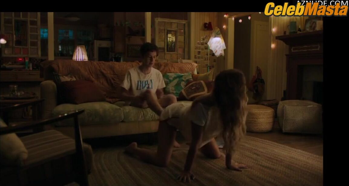 Jennifer Lawrence Ass, Underwear Scene From No Hard Feelings - Photo 3 of 5
