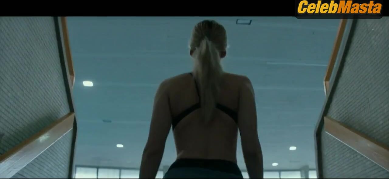 Jennifer Lawrence Sexy Scene From Red Sparrow - Photo 2 of 5