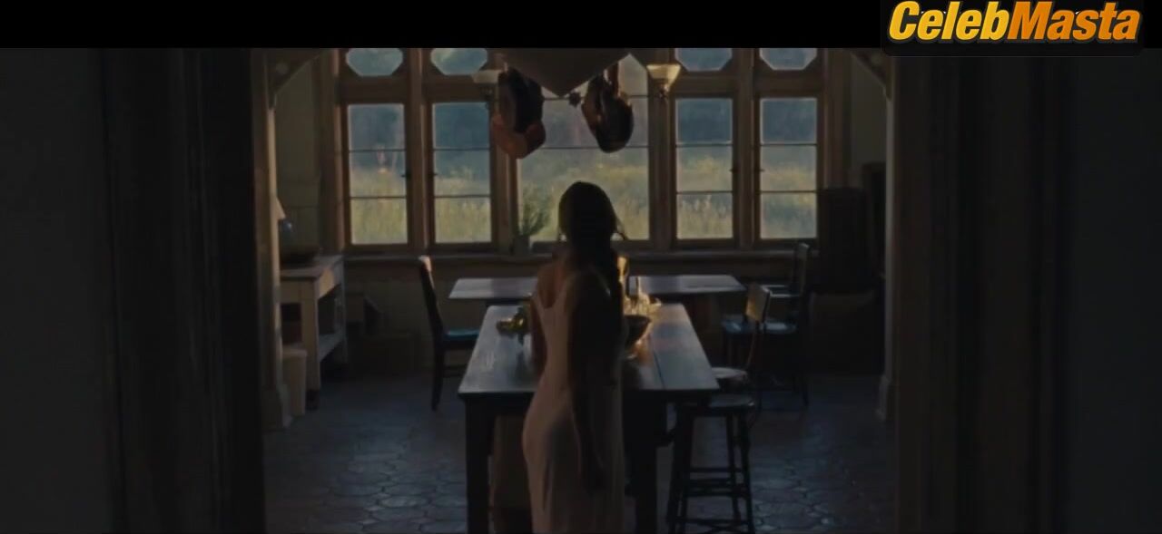 Jennifer Lawrence Sexy Scene From Mother! - Photo 1 of 5 photo 2