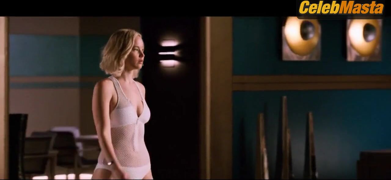 Jennifer Lawrence Sexy Scene In Passengers - Photo 1 of 5 photo 2
