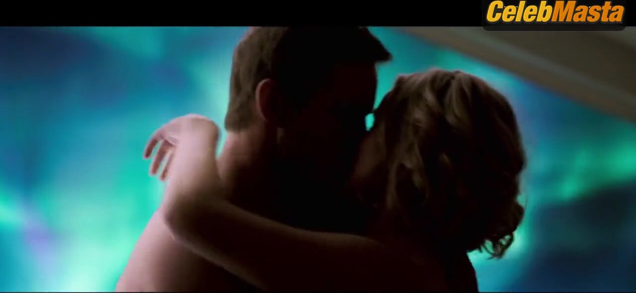Jennifer Lawrence Underwear Scene From Passengers - Photo 2 of 5 photo 5