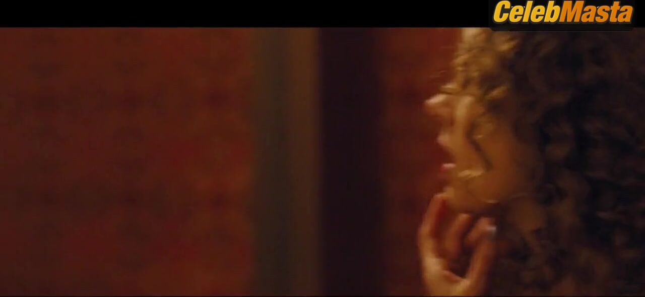 Amy Adams And Jennifer Lawrence Lesbian Scene From - Photo 1 of 5 photo 5