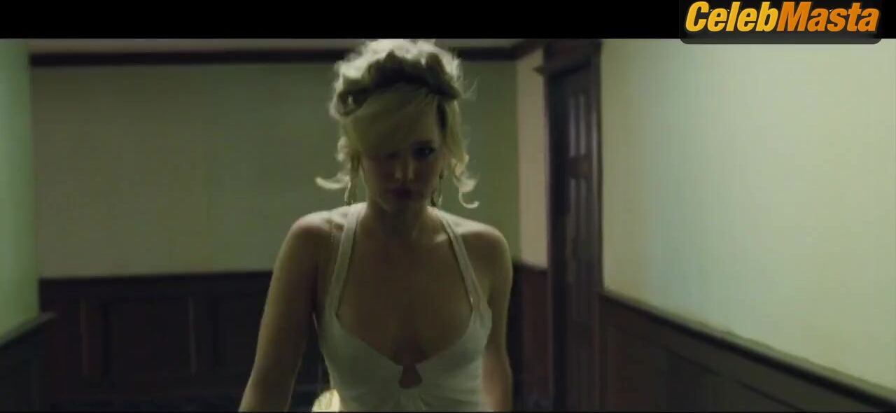 Jennifer Lawrence Sexy Scene From American Hustle - Photo 2 of 5
