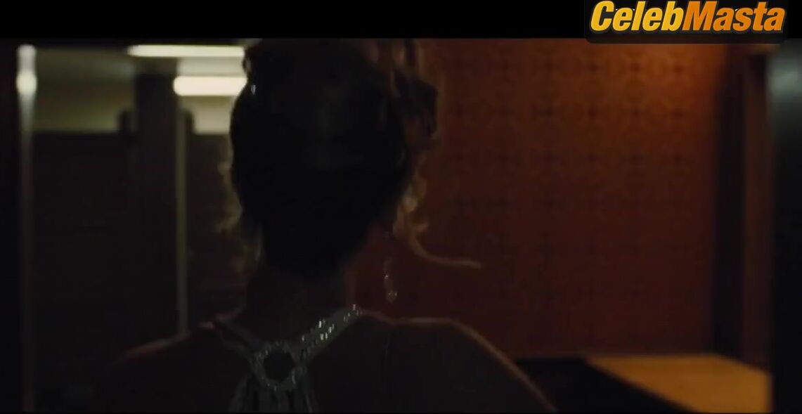 Jennifer Lawrence Sexy Scene From American Hustle - Photo 2 of 5 photo 4