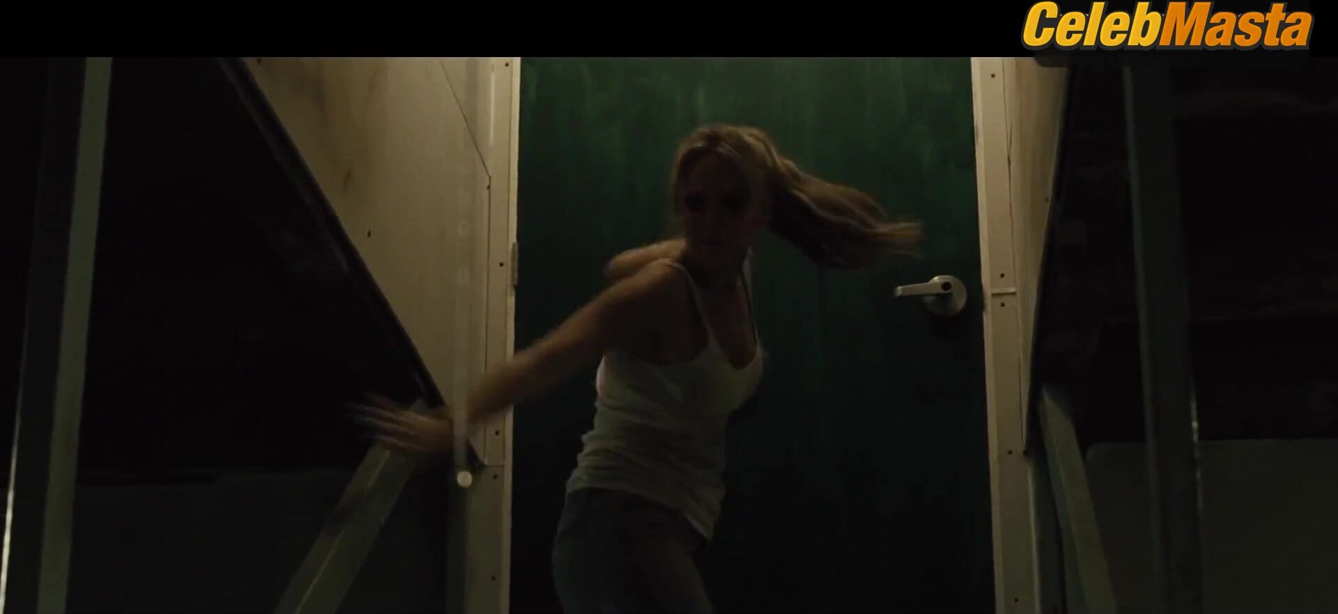 Jennifer Lawrence Sexy Scene From House At The End Of The - Photo 1 of 5 photo 2