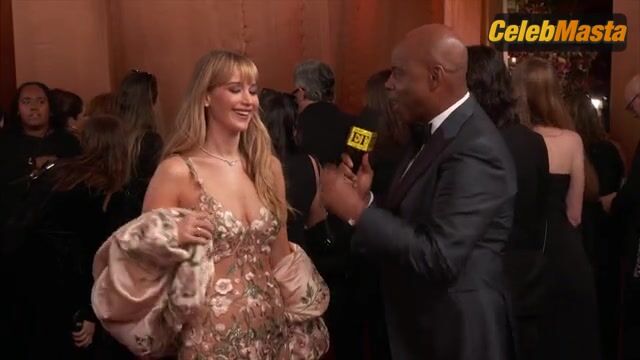 Jennifer Lawrence Sexy Scene From The Golden Globe Awards - Photo 2 of 5 photo 4