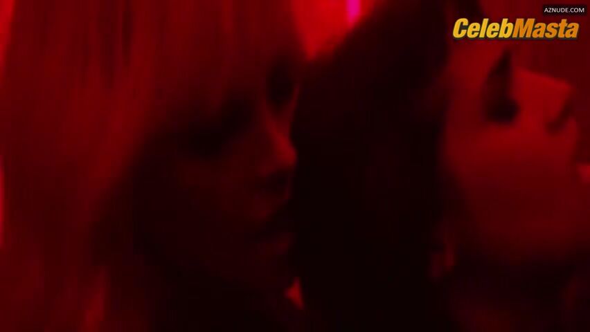 Charlize Theron And Sofia Boutella’s Lesbian Scene - Photo 3 of 5 photo 5