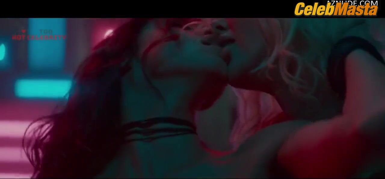 Charlize Theron And Sofia Boutella’s Lesbian Scene - Photo 2 of 5 photo 3