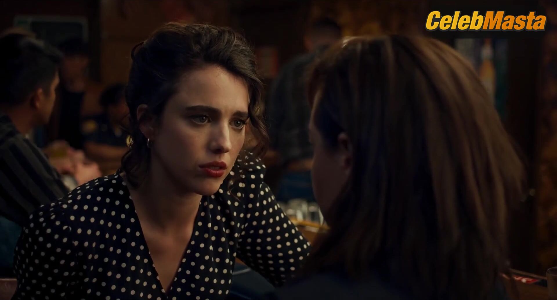 Aubrey Plaza And Margaret Qualley’s Lesbian Scene - Photo 2 of 5