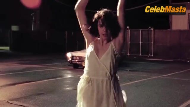 Margaret Qualley Breasts Scene In Tiny Moves - Photo 1 of 5 photo 2