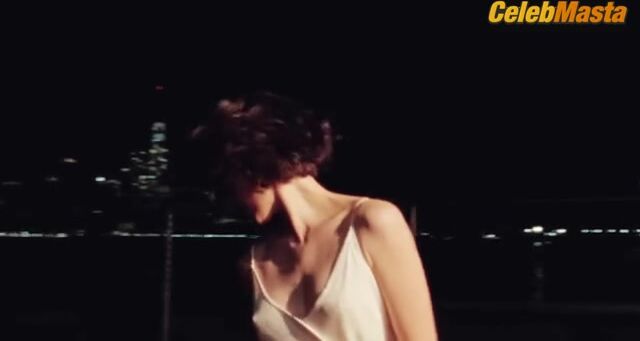Margaret Qualley Breasts Scene In Tiny Moves - Photo 1 of 5 photo 5