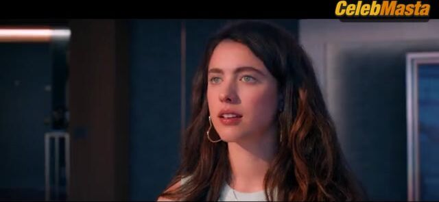 Margaret Qualley Underwear Scene In The Substance - Photo 2 of 5