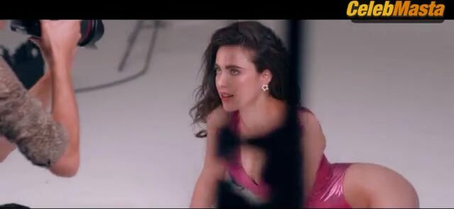 Margaret Qualley Underwear Scene In The Substance - Photo 2 of 5 photo 3
