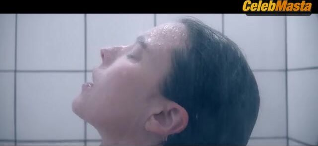 Demi Moore Margaret Qualley And Breasts, Butt Scene In - Photo 3 of 5 photo 4
