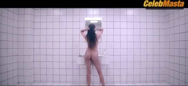 Margaret Qualley Breasts, Bush Scene In The Substance - Photo 1 of 5 photo 4