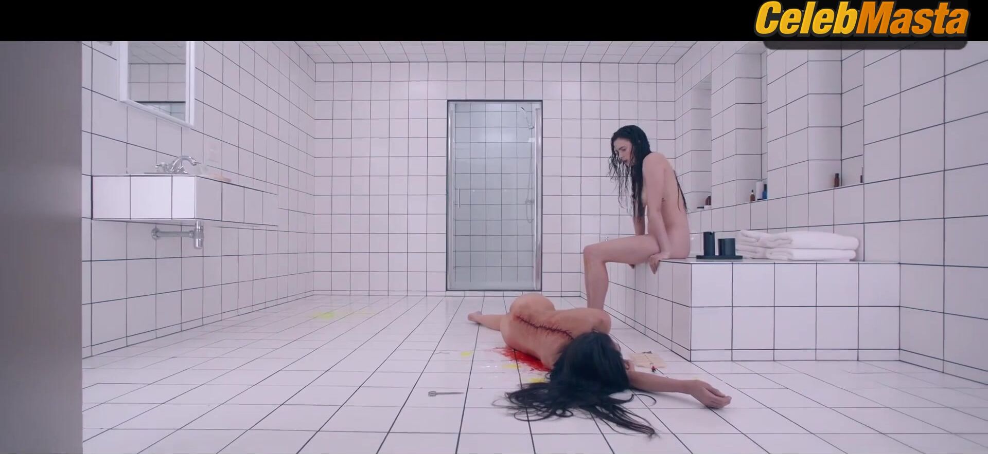 Margaret Qualley Booty, Tits Scene From The Substance - Photo 2 of 5 photo 5