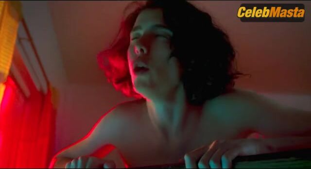Annie Gonzalez Margaret Qualley And Tits, Lesbian Scene - Photo 2 of 5 photo 3