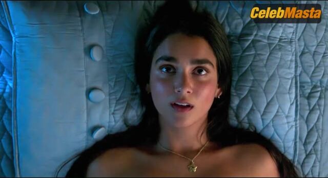 Geraldine Viswanathan And Margaret Qualley Lesbian, Tits Scene - Photo 2 of 5 photo 4