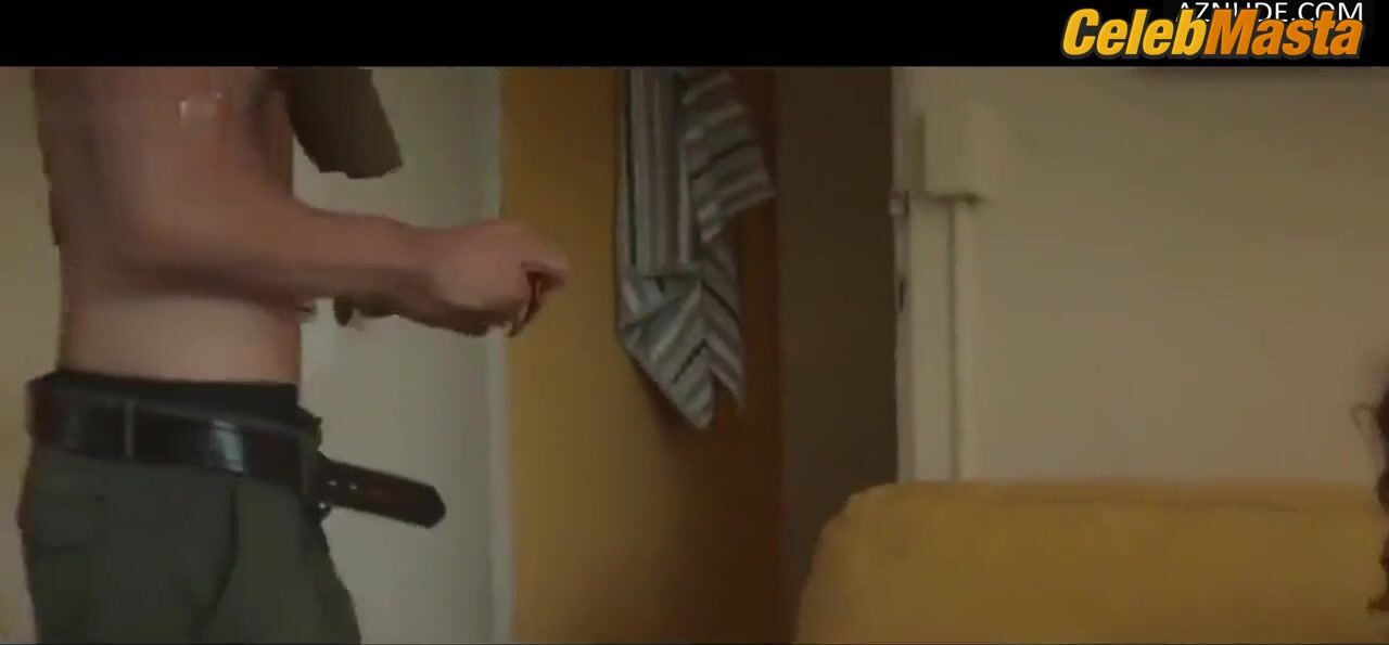 Margaret Qualley ’s Ass, Tits Scene In Stars At Noon - Photo 1 of 5 photo 2