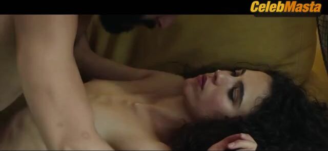 Margaret Qualley Tits Scene From Stars At Noon - Photo 1 of 5 photo 2