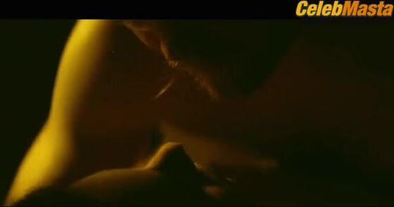 Margaret Qualley Tits, Underwear Scene From Stars At Noon - Photo 2 of 5 photo 3