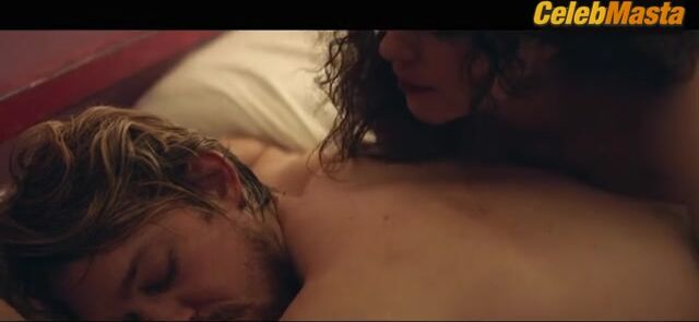 Margaret Qualley Tits, Underwear Scene From Stars At Noon - Photo 2 of 5 photo 5