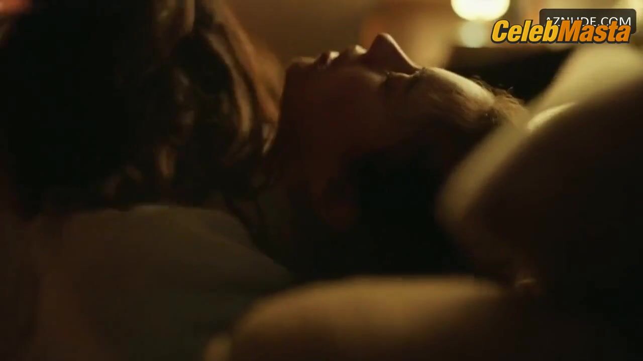 Margaret Qualley ’s Sexy Scene From Maid - Photo 1 of 5 photo 4