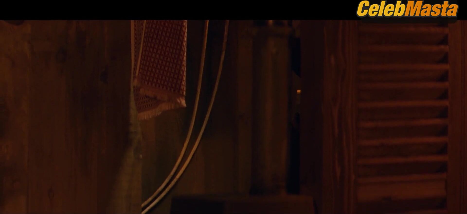 Margaret Qualley Ass Scene From Io - Photo 3 of 5 photo 2