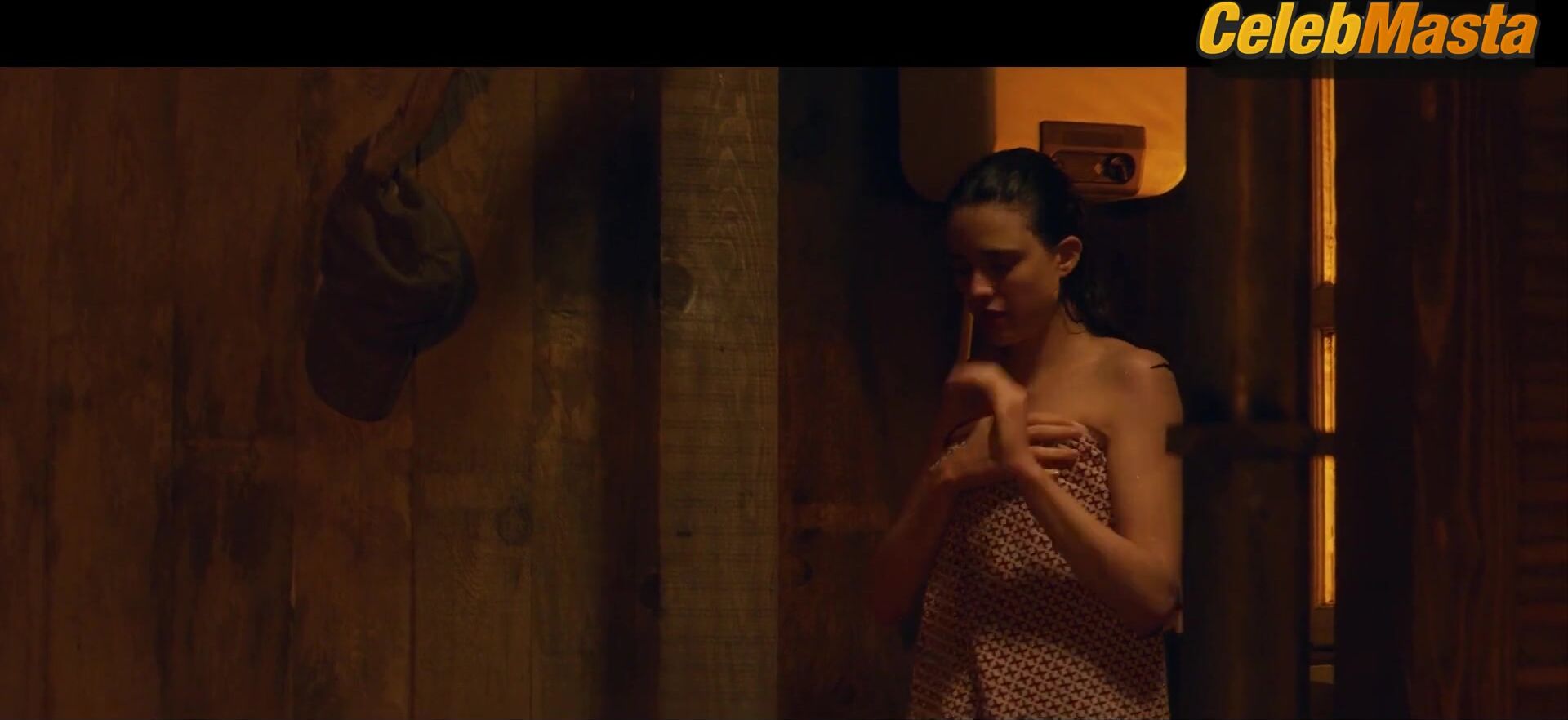 Margaret Qualley Ass Scene From Io - Photo 3 of 5 photo 5