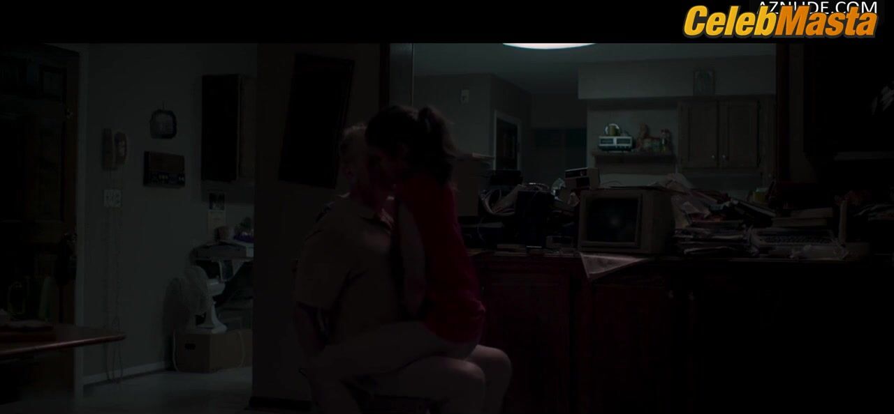Margaret Qualley Tits, Underwear Scene From Donnybrook - Photo 2 of 5