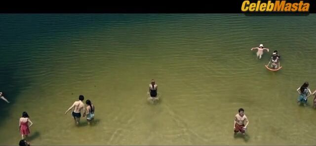 Julianne Moore Sydney Sweeney And Sexy Scene From Echo - Photo 2 of 5 photo 3