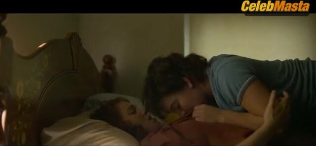 Jess Gabor Sydney Sweeney And ’s Lesbian Scene - Photo 1 of 5 photo 3