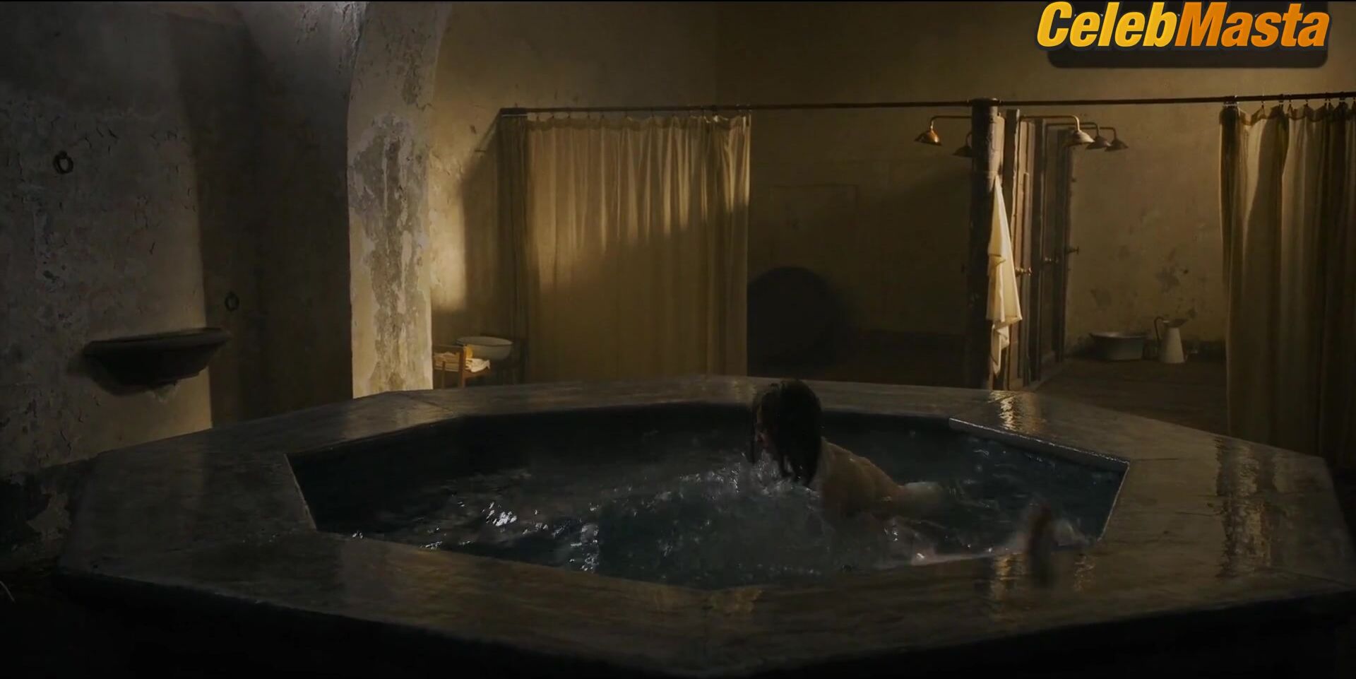 Giulia Heathfield Di Renzi Sydney Sweeney And Underwear Scene From - Photo 1 of 5 photo 3