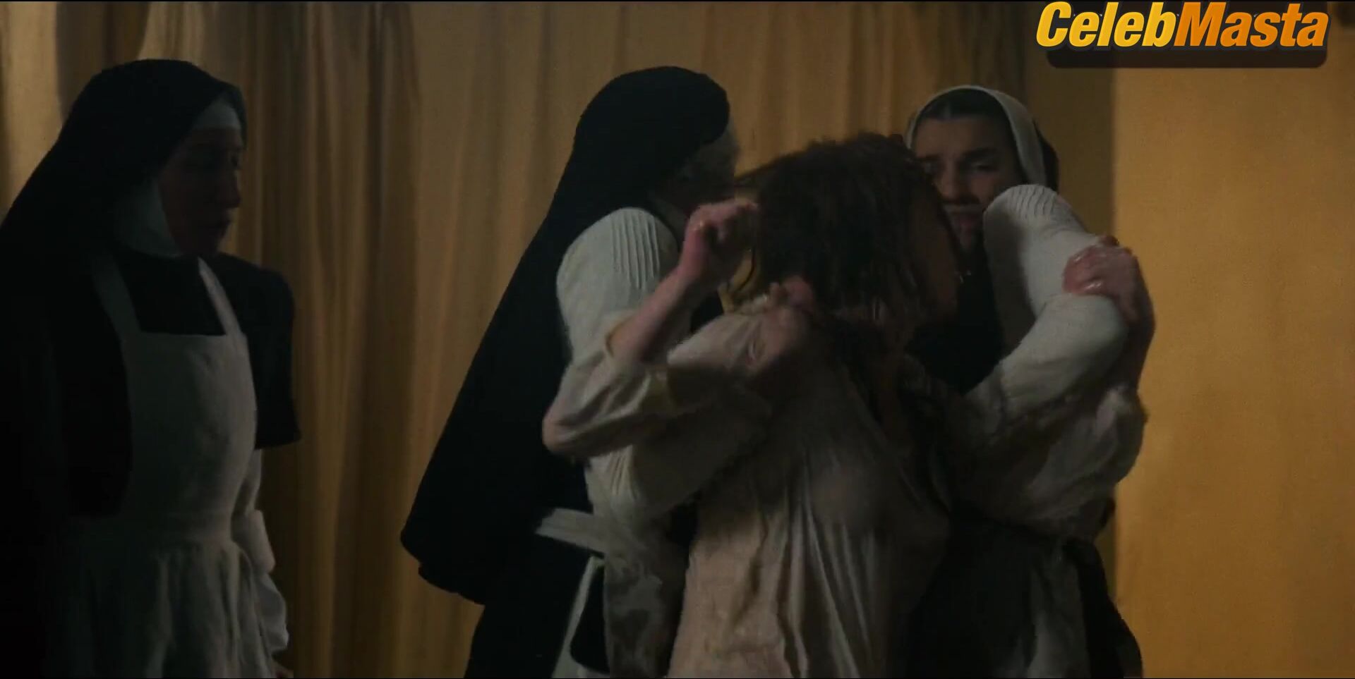 Giulia Heathfield Di Renzi Sydney Sweeney And Underwear Scene From - Photo 1 of 5 photo 5