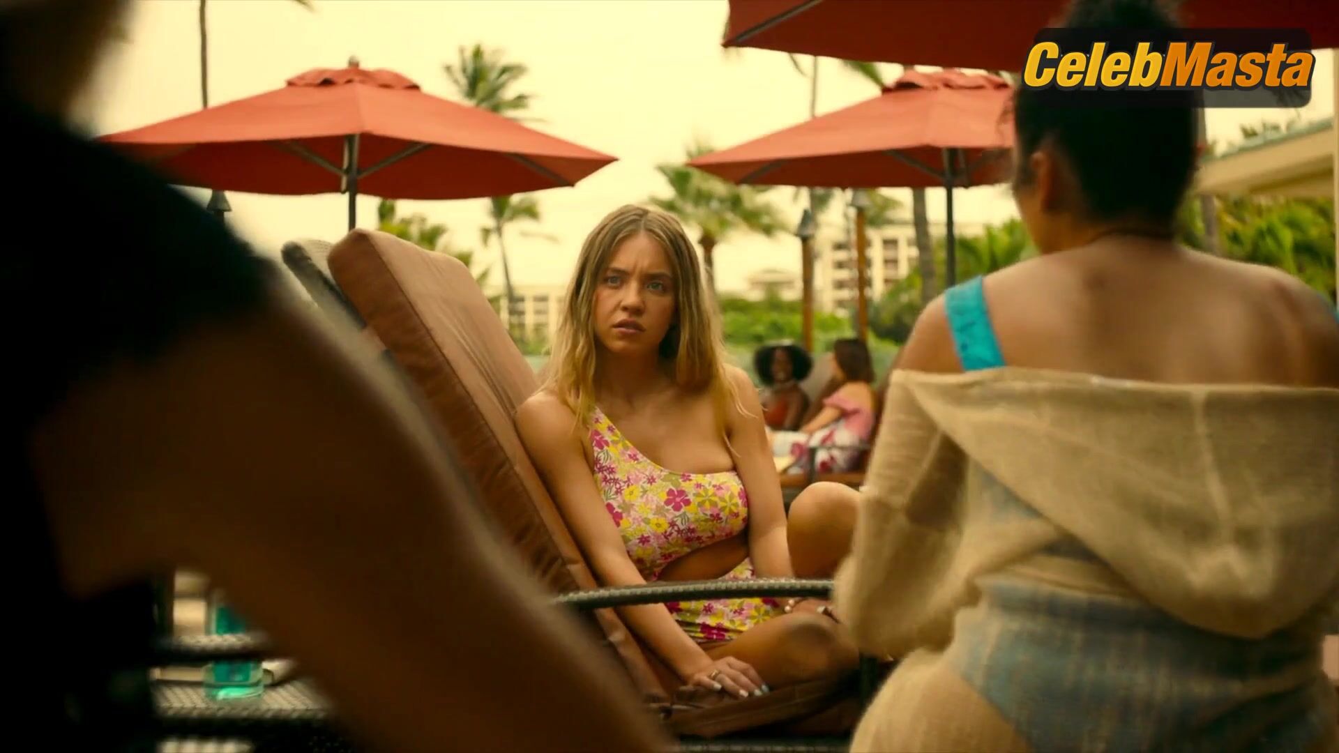 Sydney Sweeney Swimsuit Scene From The White Lotus - Photo 1 of 5 photo 4