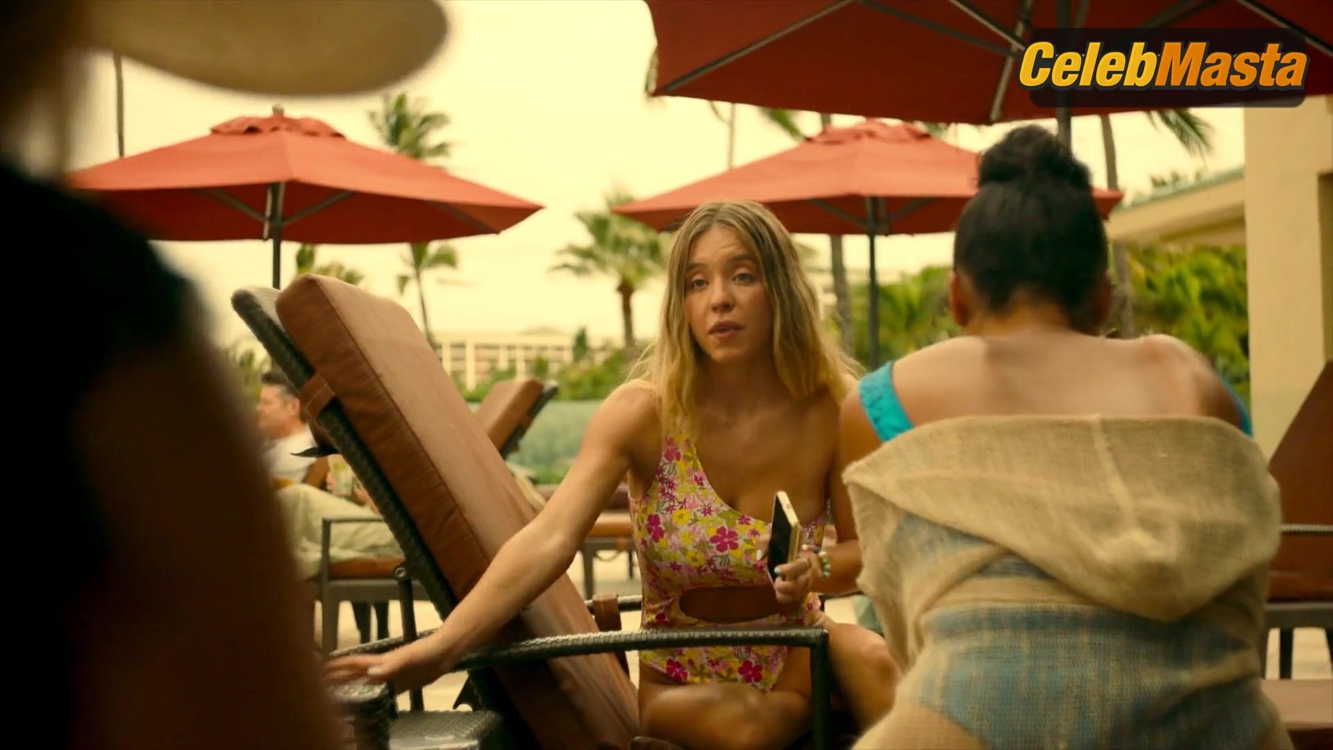 Sydney Sweeney Swimsuit Scene From The White Lotus - Photo 1 of 5 photo 5